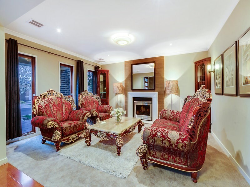 8 McCubbin Way, Mernda VIC 3754