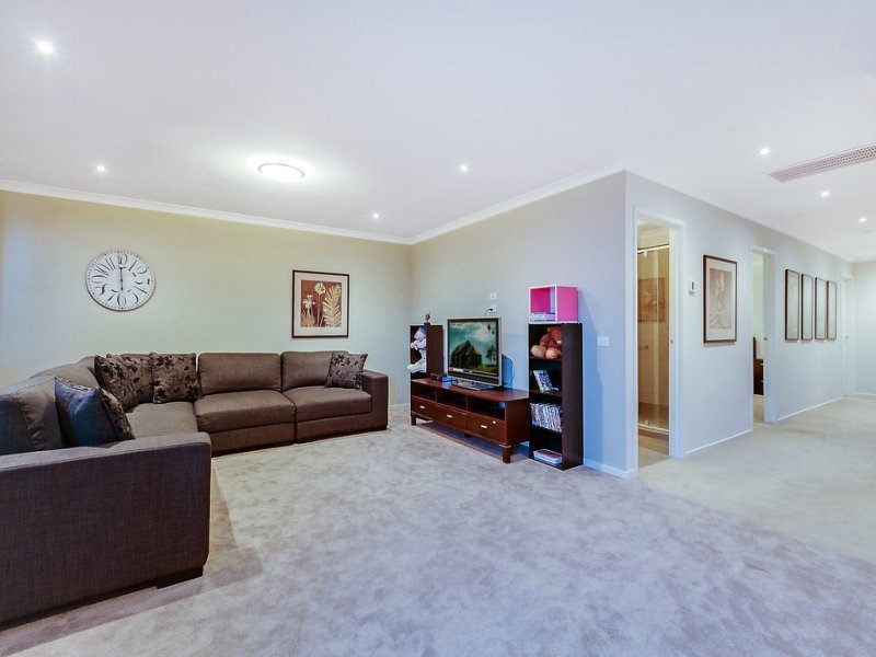 8 McCubbin Way, Mernda VIC 3754