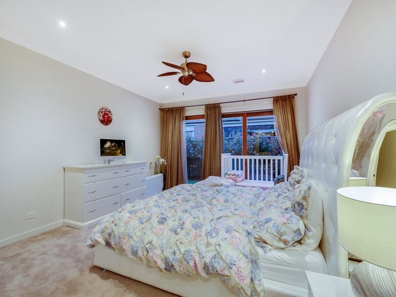 8 McCubbin Way, Mernda VIC 3754