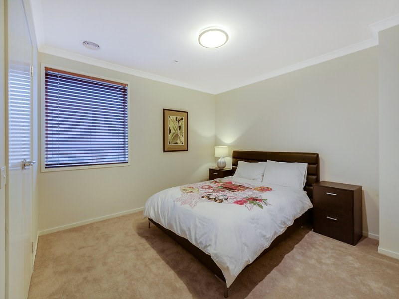 8 McCubbin Way, Mernda VIC 3754