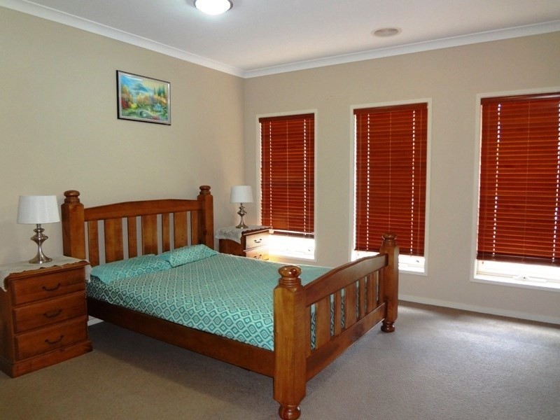 12 Kassandra Heights, Epping VIC 3076