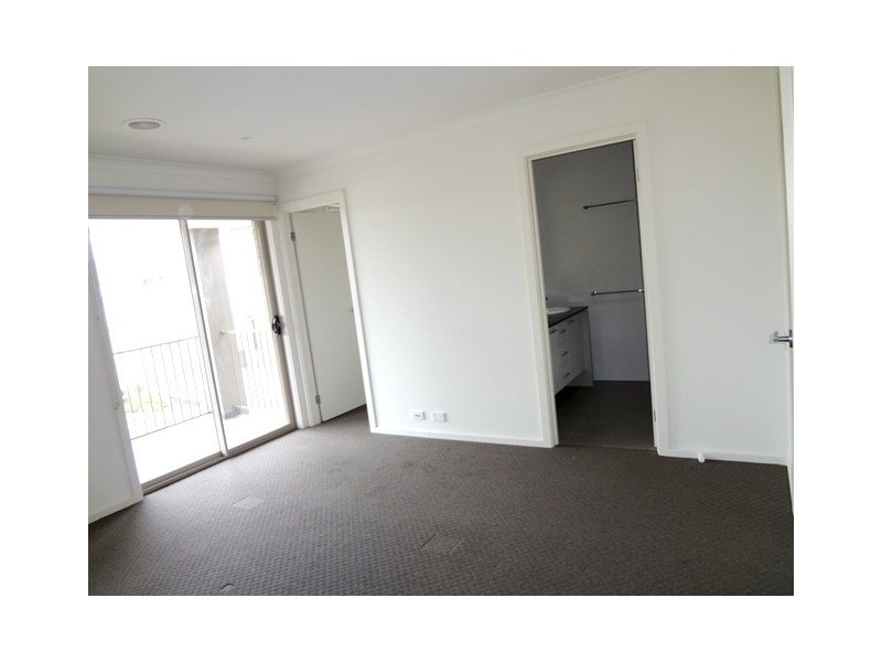 4 Amphion Street, Epping VIC 3076