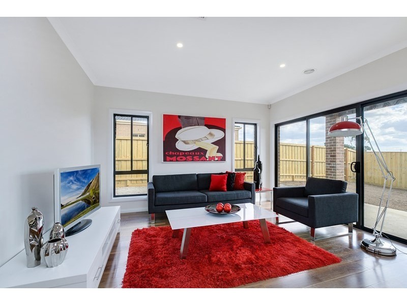 24 Yellowbrick Road, Doreen VIC 3754