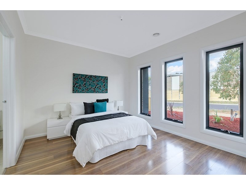 24 Yellowbrick Road, Doreen VIC 3754