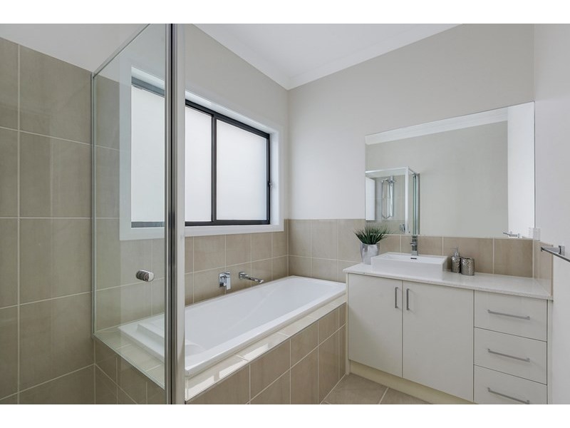 24 Yellowbrick Road, Doreen VIC 3754