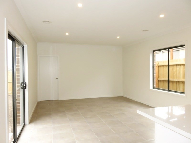 42 Eynesbury View, Wollert VIC 3750