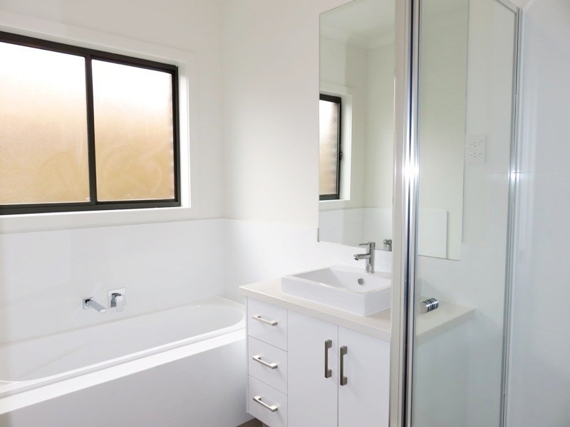 42 Eynesbury View, Wollert VIC 3750