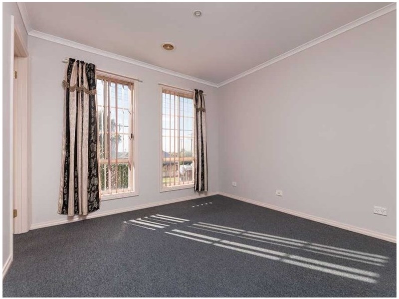 27 Davisson Street, Epping VIC 3076