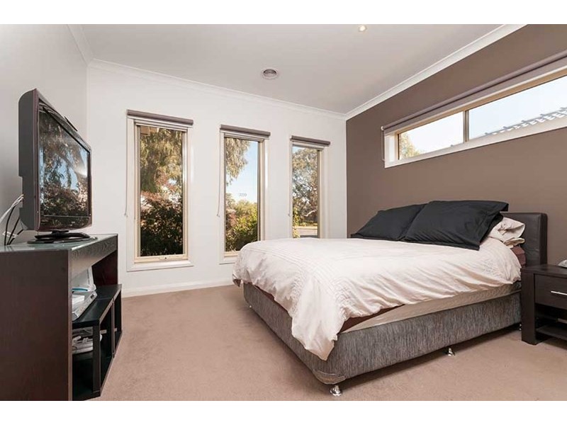 20 Walker Drive, Doreen VIC 3754