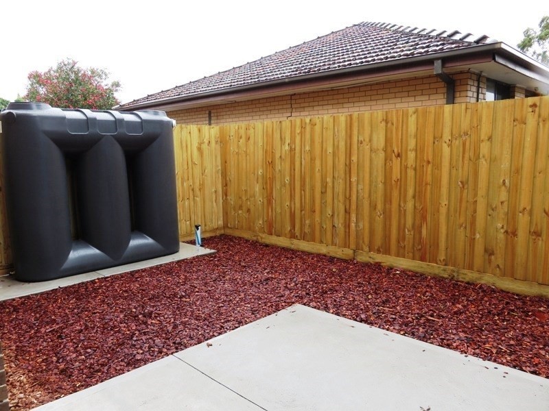 2/13 Charles Street, Thomastown VIC 3074