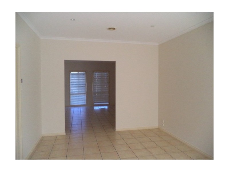 31 Davisson Street, Epping VIC 3076