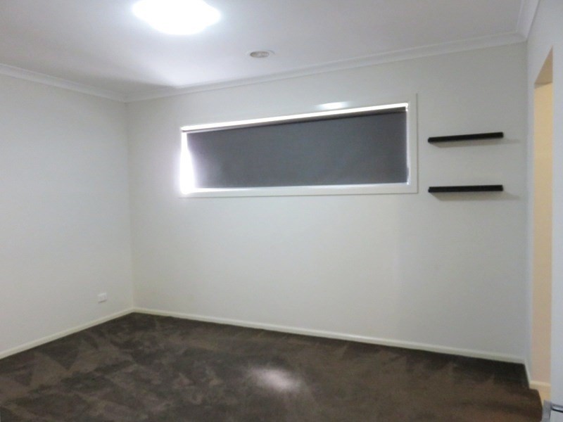 27 Keane Crescent, Lalor VIC 3075