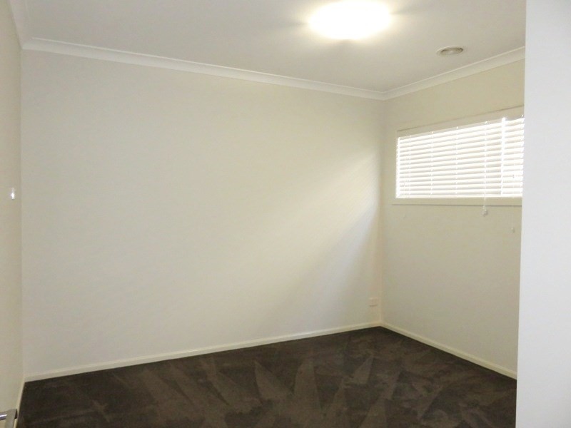 27 Keane Crescent, Lalor VIC 3075