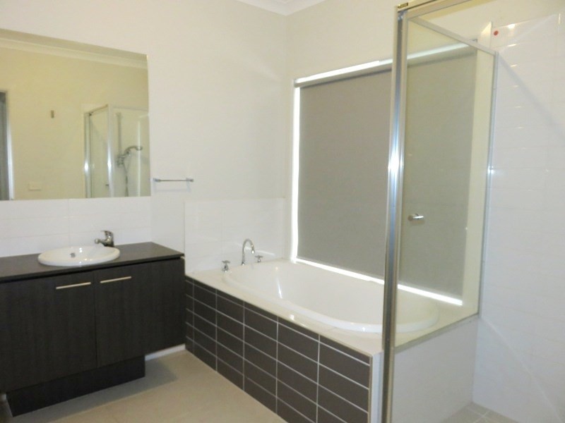 27 Keane Crescent, Lalor VIC 3075