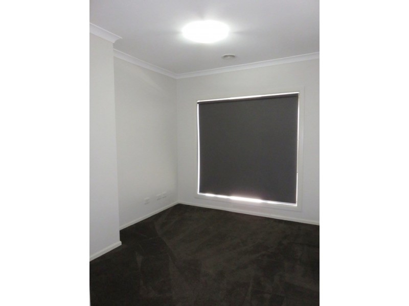 27 Keane Crescent, Lalor VIC 3075