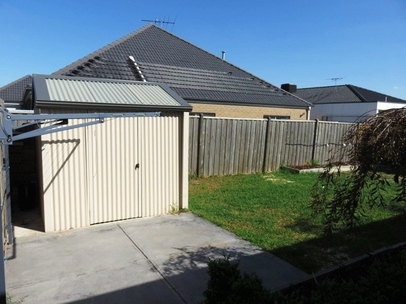 27 Keane Crescent, Lalor VIC 3075