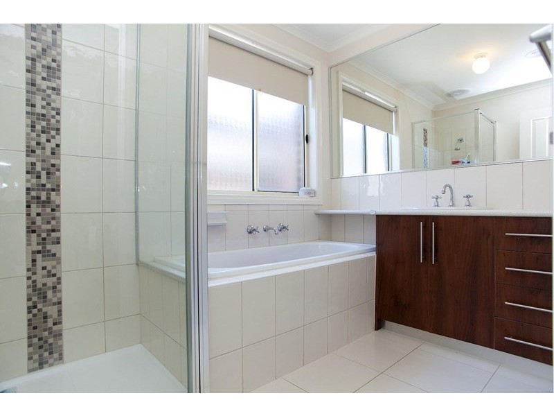 10 Ellendale Way, South Morang VIC 3752