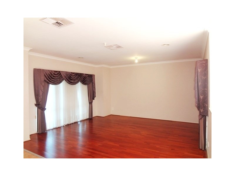 10 Lovely Way, South Morang VIC 3752