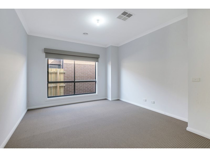 35 Hidcote Terrace, Epping VIC 3076