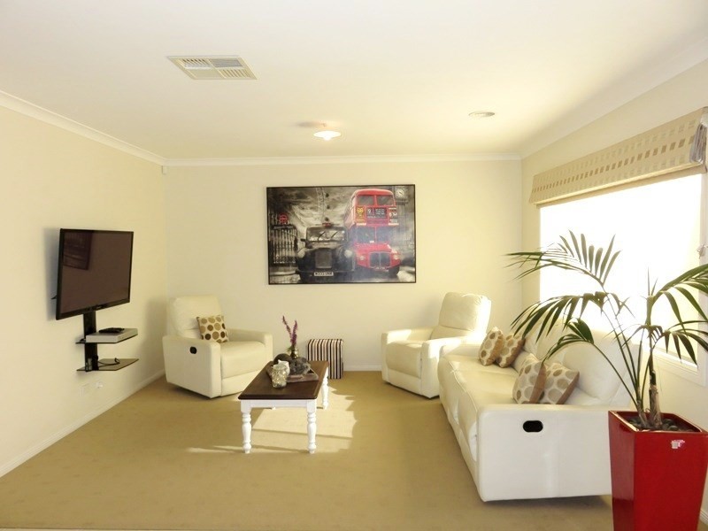 54 Dalmeny Way, Mernda VIC 3754