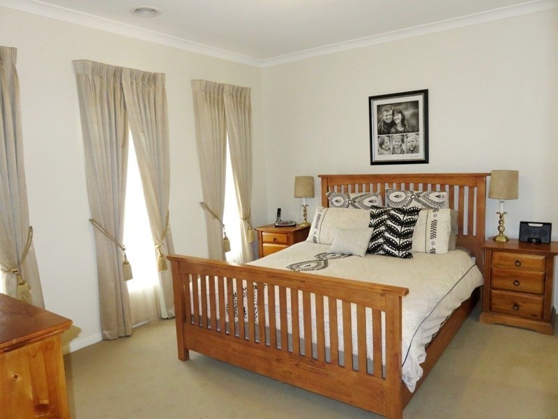 54 Dalmeny Way, Mernda VIC 3754