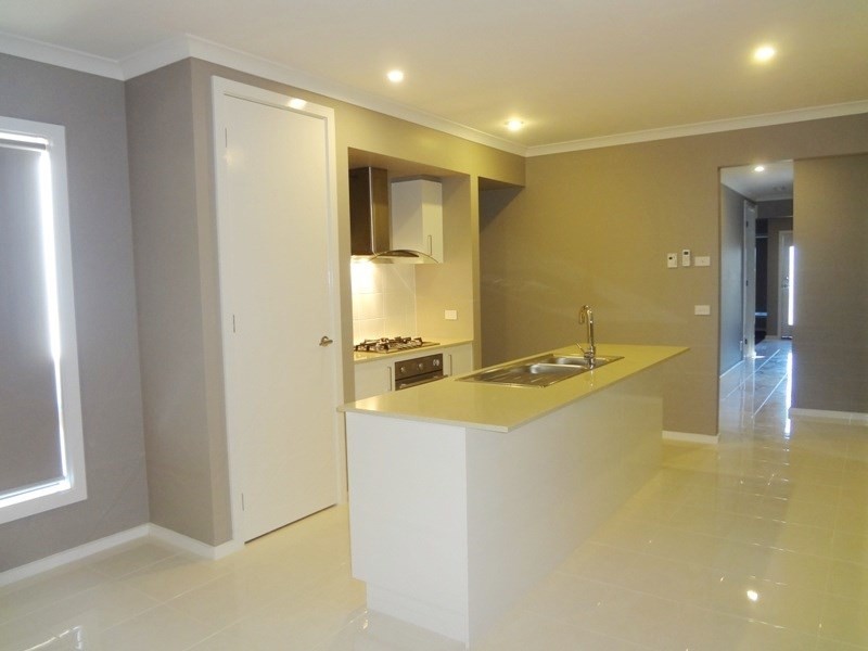 8 Rotino Crescent, Lalor VIC 3075