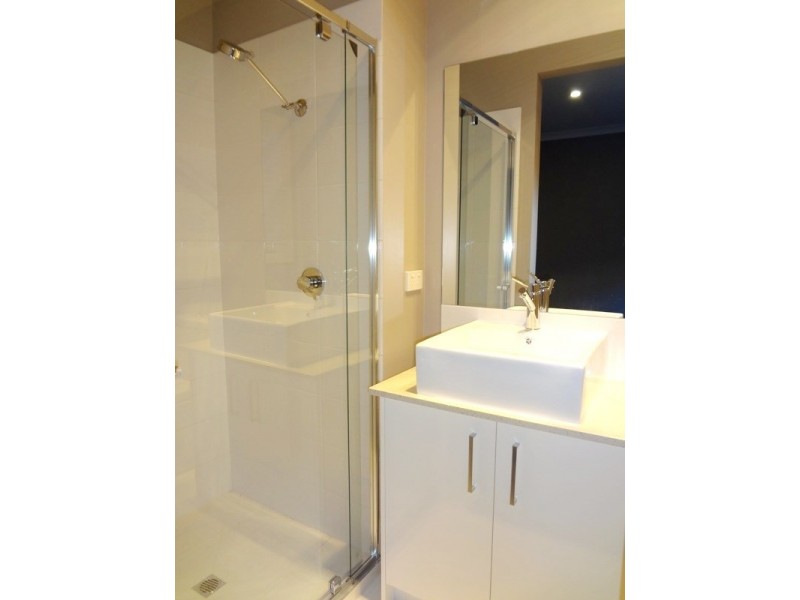 8 Rotino Crescent, Lalor VIC 3075