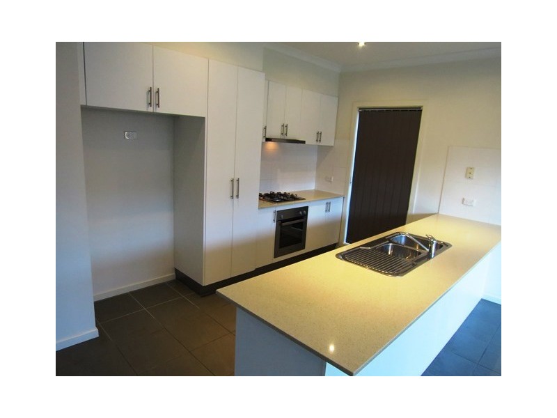 286 The Lakes Boulevard, South Morang VIC 3752