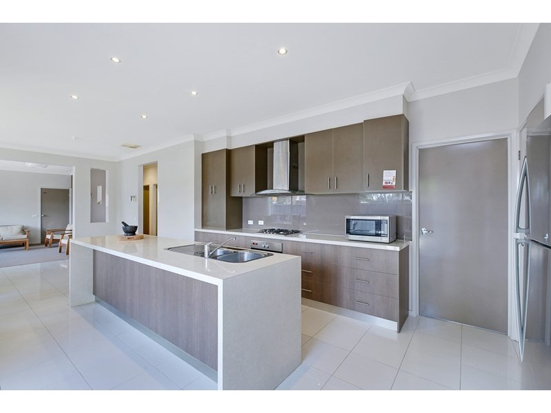 12 Shine Walk, Epping VIC 3076