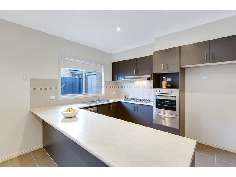 37 Lakeland Drive, Doreen VIC 3754