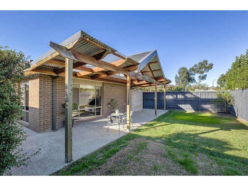 37 Lakeland Drive, Doreen VIC 3754