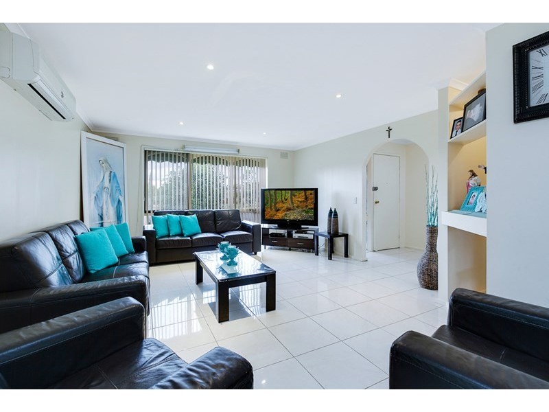 4 Kingston Close, Thomastown VIC 3074