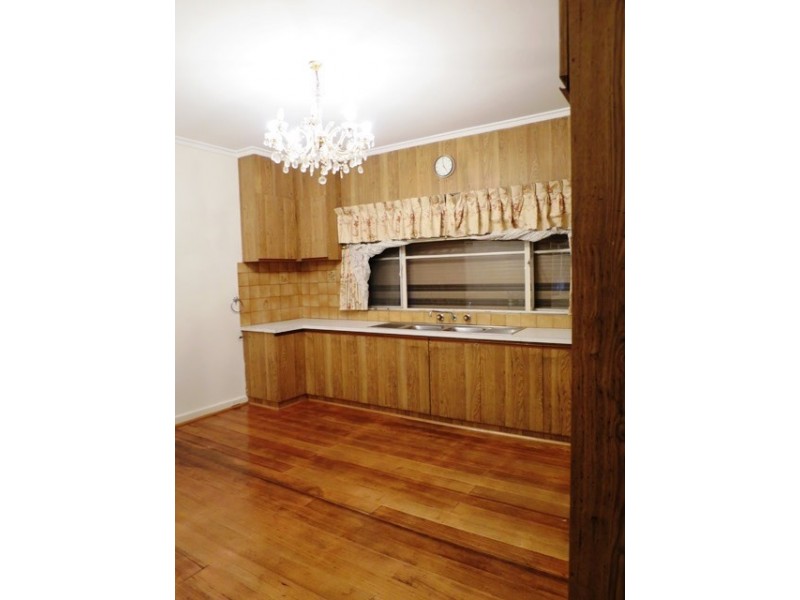 10 Banbury Road, Reservoir VIC 3073