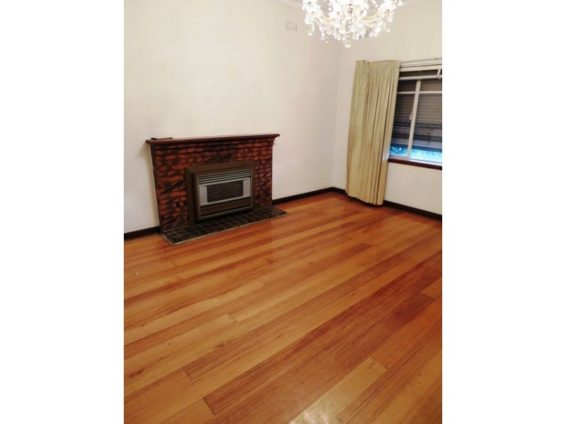 10 Banbury Road, Reservoir VIC 3073