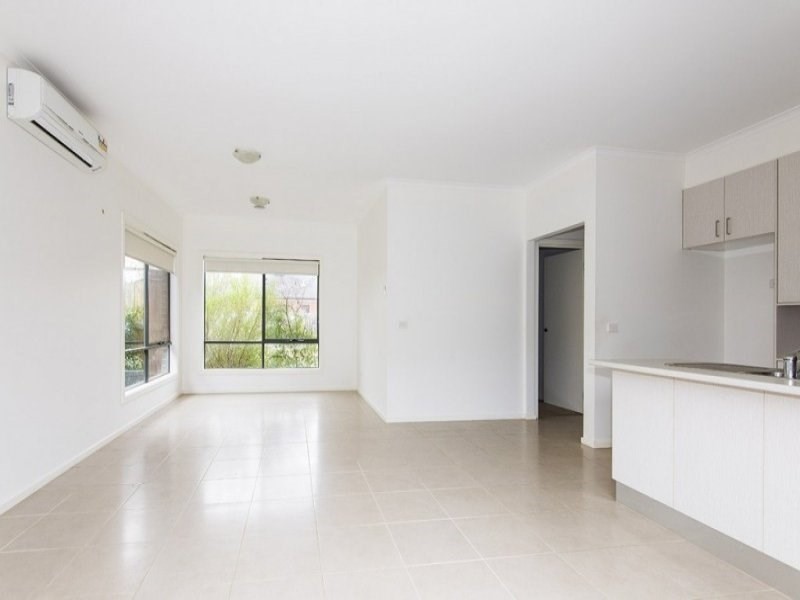 32 Ovens Circuit, Whittlesea VIC 3757