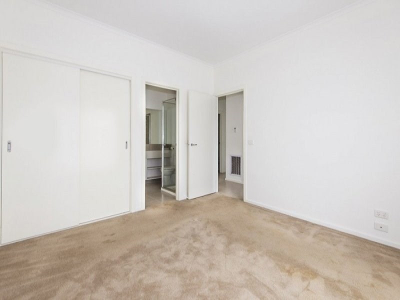 32 Ovens Circuit, Whittlesea VIC 3757