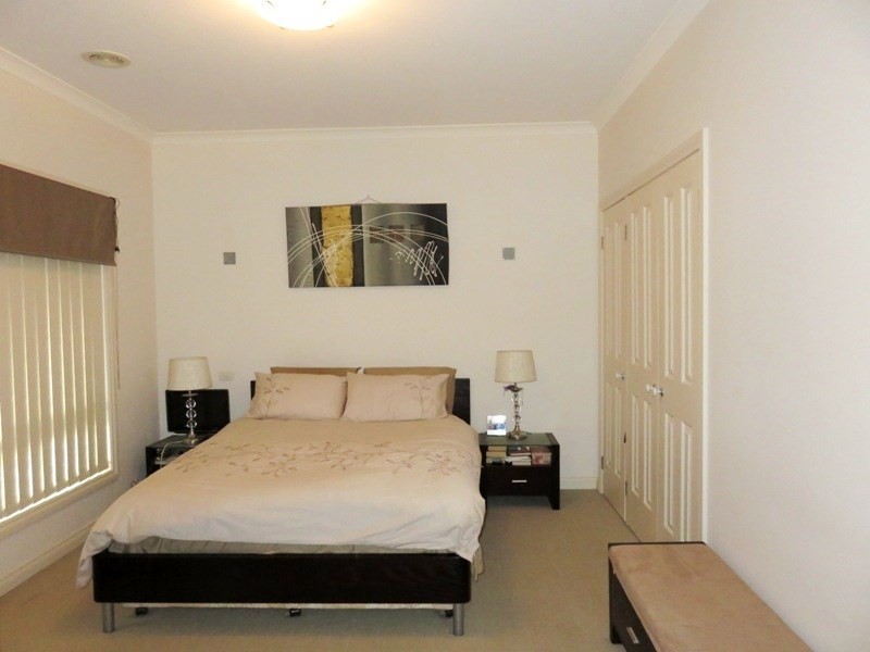 5/5 Cobb Street, South Morang VIC 3752
