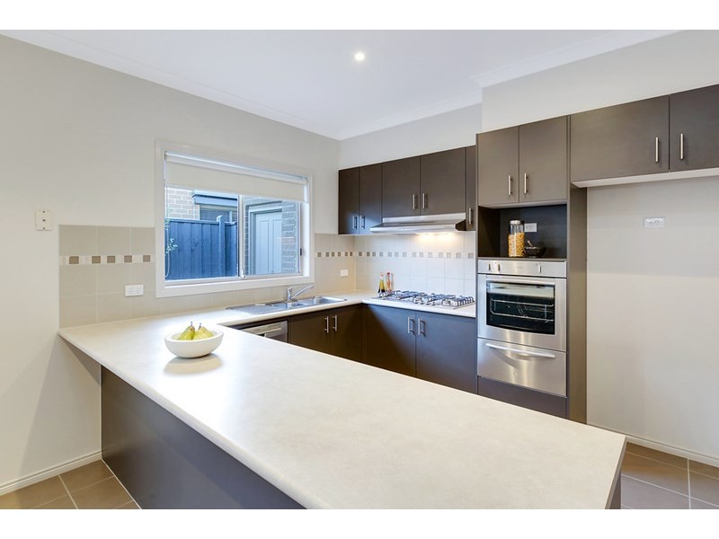 37 Lakeland Drive, Doreen VIC 3754