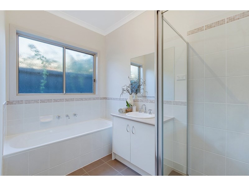 37 Lakeland Drive, Doreen VIC 3754