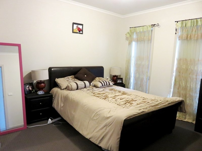 8 Huntington Terrace, Wollert VIC 3750