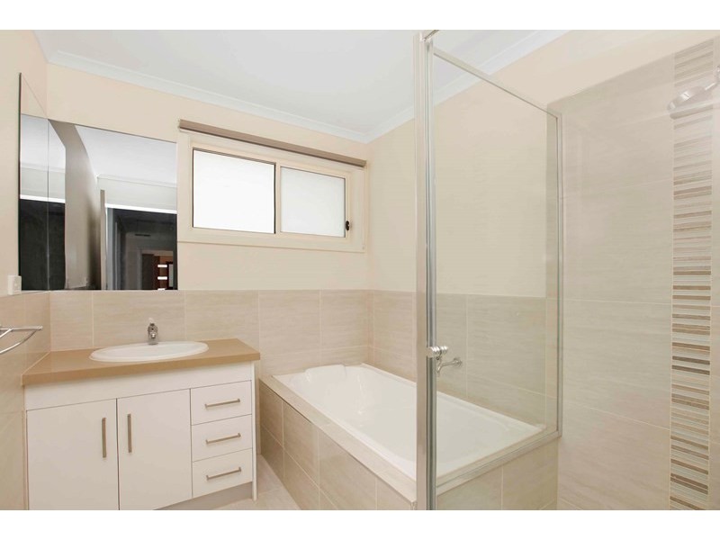 10 Saint Nikola Terrace, Lalor VIC 3075