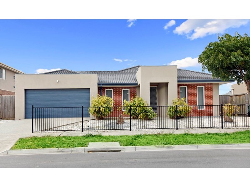 8 Saint Nikola Terrace, Lalor VIC 3075
