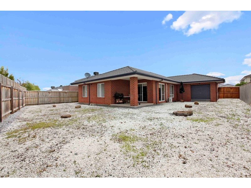 8 Saint Nikola Terrace, Lalor VIC 3075