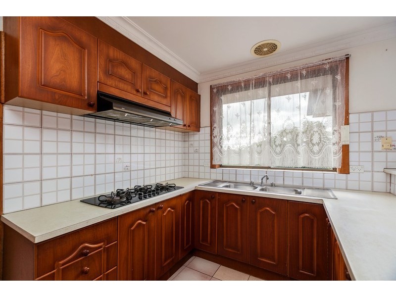 36 Robinvale Avenue, Thomastown VIC 3074