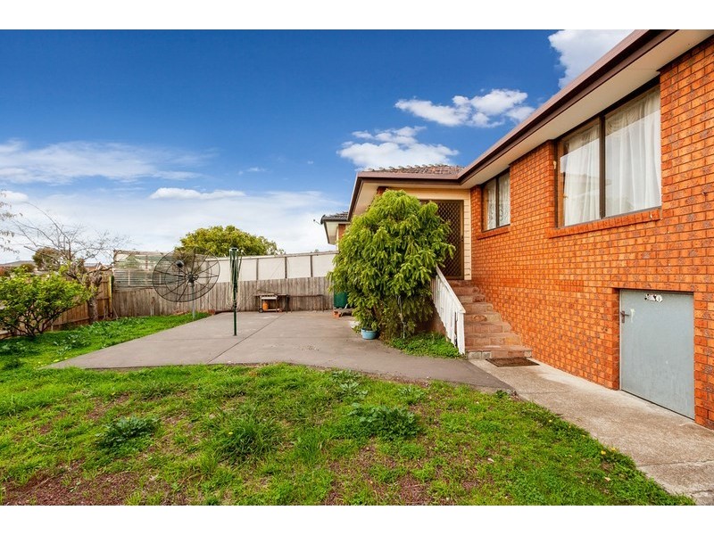 36 Robinvale Avenue, Thomastown VIC 3074