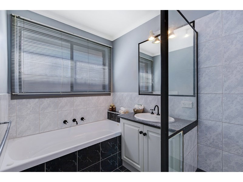 4 Lido Court, Epping VIC 3076