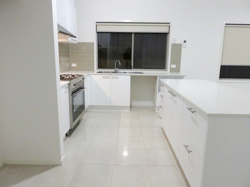 6 Cotchin Close, Wollert VIC 3750