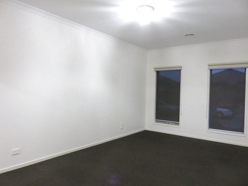 6 Cotchin Close, Wollert VIC 3750