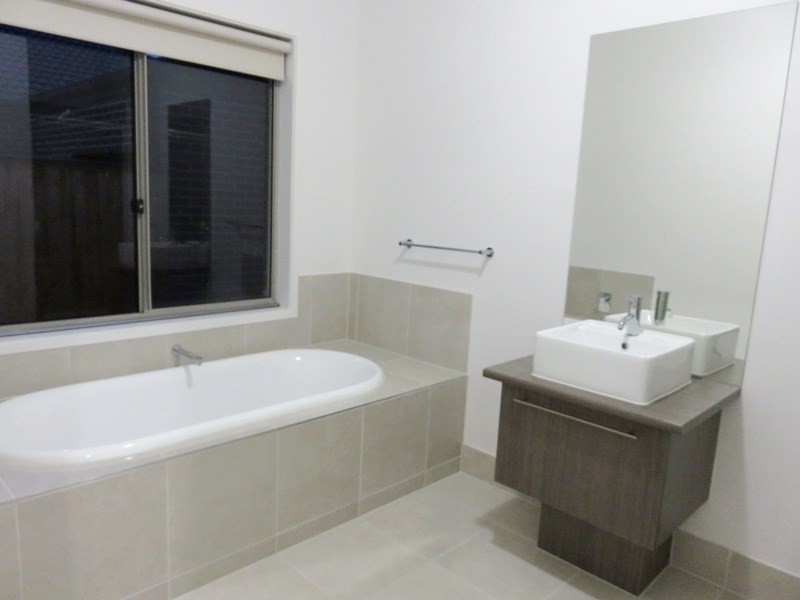6 Cotchin Close, Wollert VIC 3750