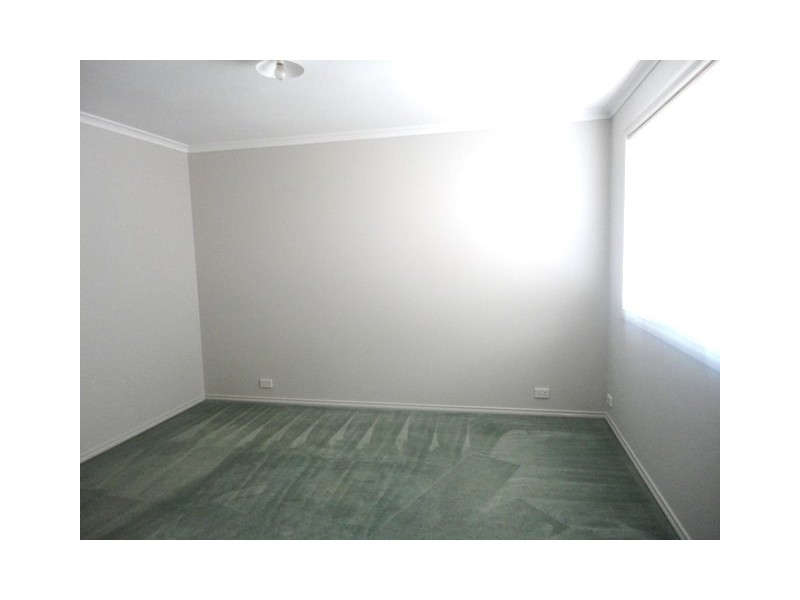 4 Redbark Hill Circuit, South Morang VIC 3752